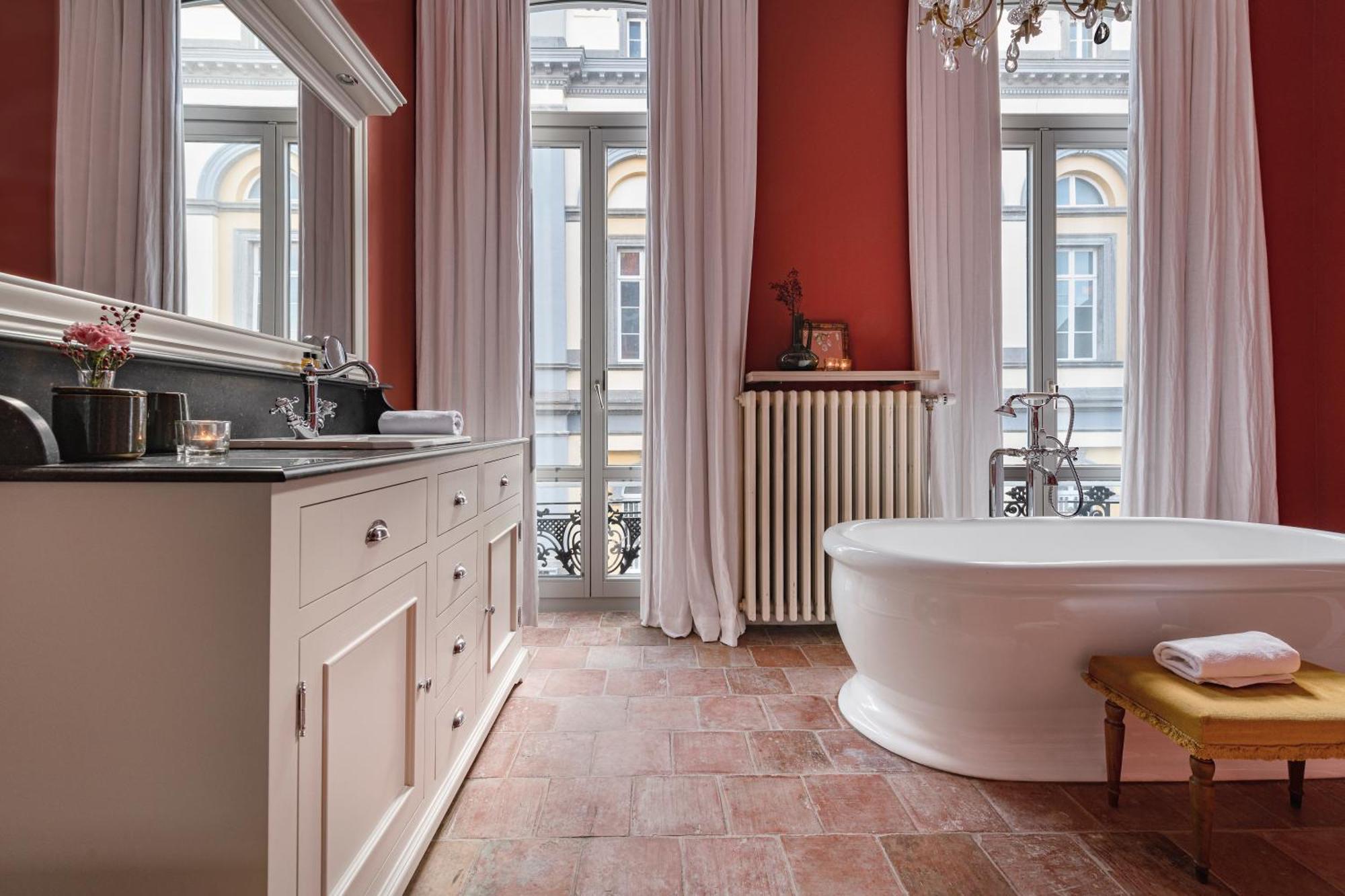 The Bank 1869 - Unique Guestrooms In The Historic Center Of Brugge Dış mekan fotoğraf